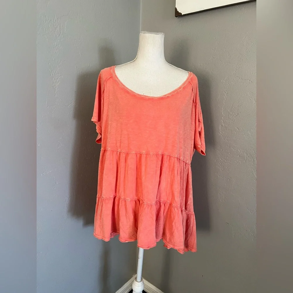 Torrid coral Tiered Short Sleeve Blouse. Size 3